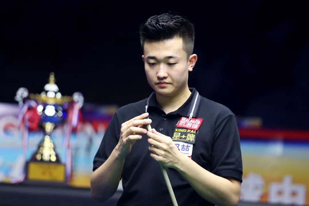 邊後衛吳曦 邊後衛吳曦