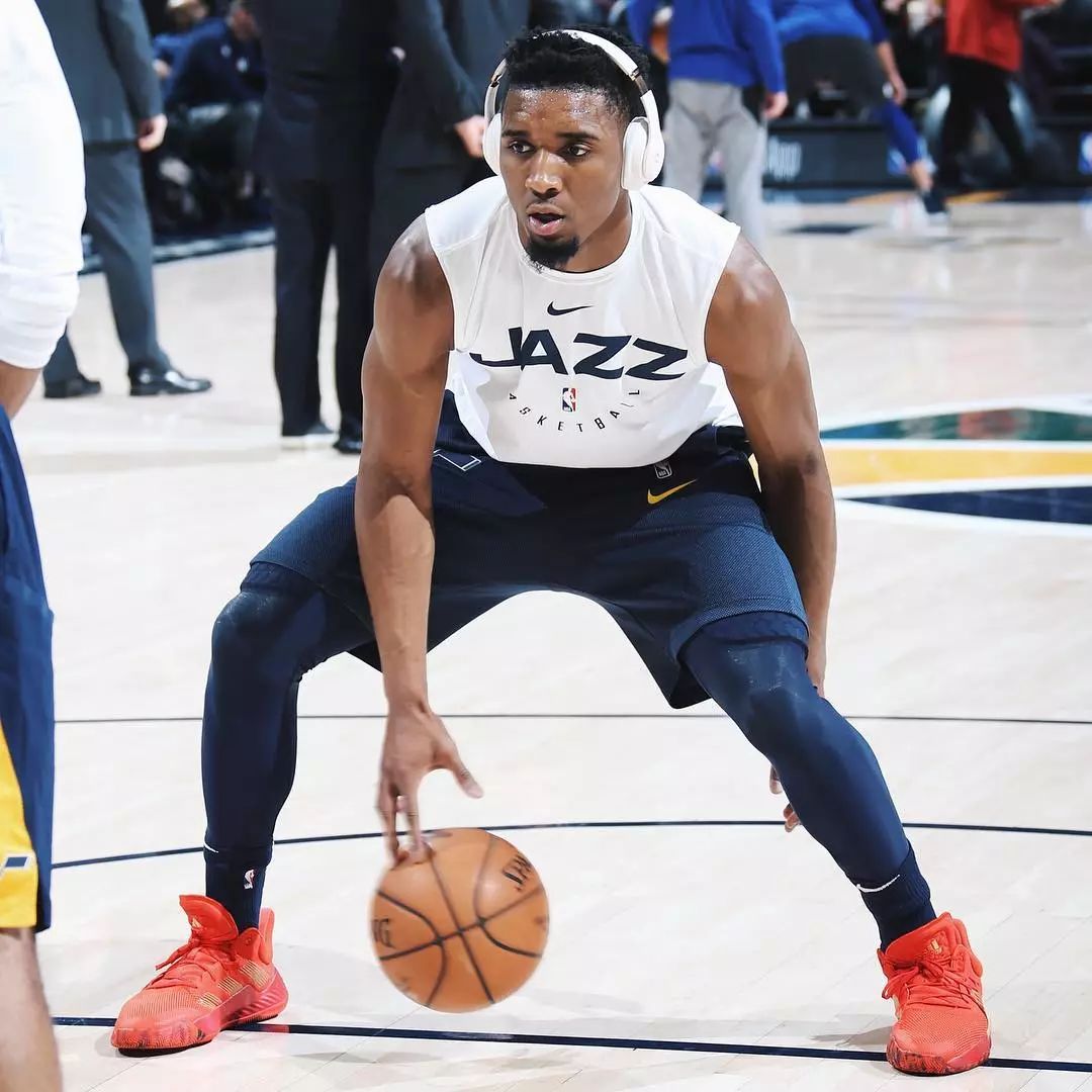 的是后场射 的是后场射