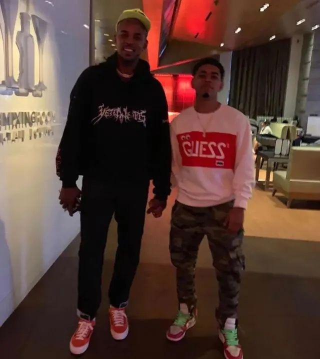 向所有关注 向所有关注