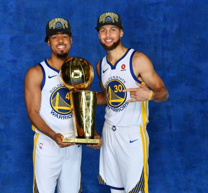 侧击打球中 侧击打球中